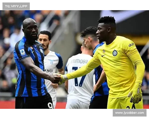 卢卡库加盟曼联的深层动机解析及其背后转会决策逻辑分析